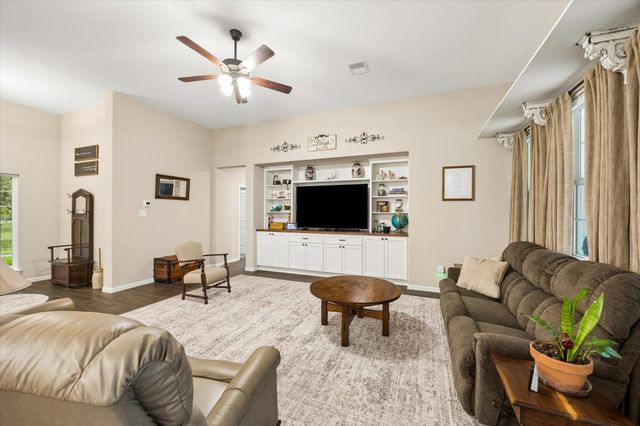 1712 County Road 103, Columbus, TX 78934