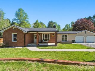 318 Resort Street, Hendersonville, NC 28792