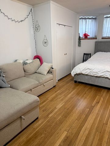 513 Beacon 1, Boston, MA 02115