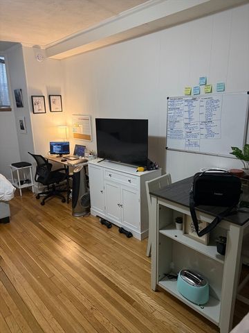 513 Beacon 1, Boston, MA 02115