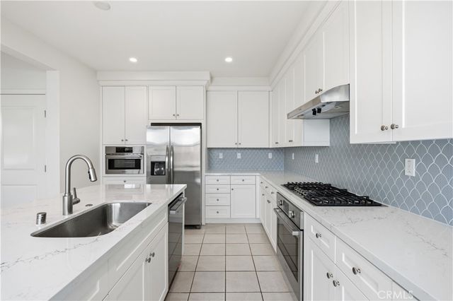 112 Newburry, Irvine, CA 92618