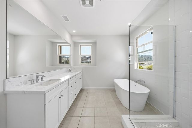 112 Newburry, Irvine, CA 92618