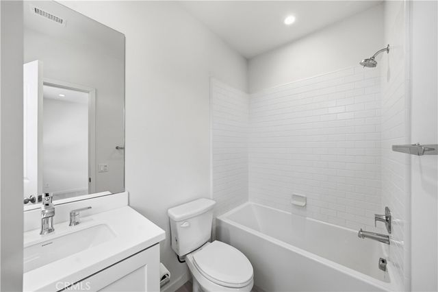 112 Newburry, Irvine, CA 92618