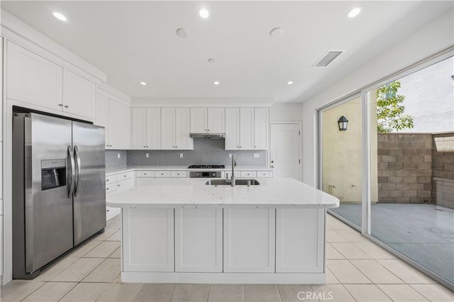 112 Newburry, Irvine, CA 92618