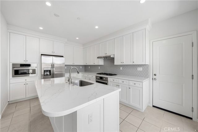 112 Newburry, Irvine, CA 92618