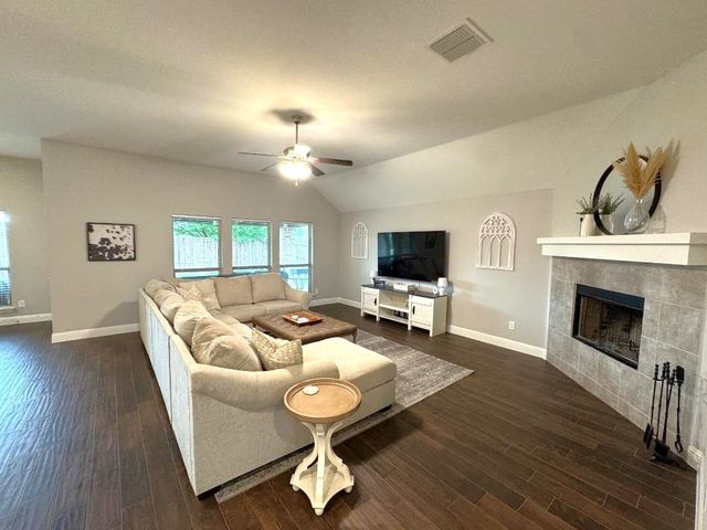1455 Radecke Road, Krum, TX 76249