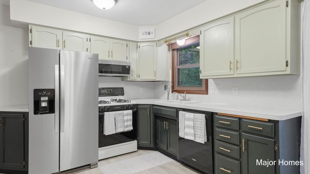 5738 Blaine Avenue SE, Kentwood, MI 49508