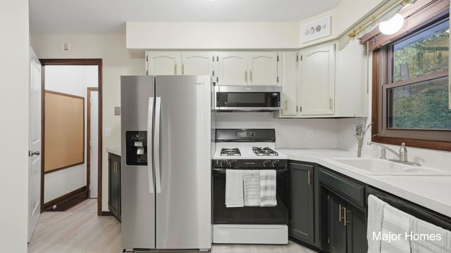 5738 Blaine Avenue SE, Kentwood, MI 49508