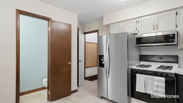 5738 Blaine Avenue SE, Kentwood, MI 49508