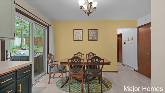5738 Blaine Avenue SE, Kentwood, MI 49508