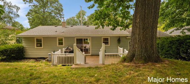 5738 Blaine Avenue SE, Kentwood, MI 49508
