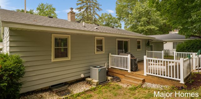 5738 Blaine Avenue SE, Kentwood, MI 49508