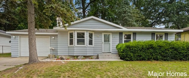 5738 Blaine Avenue SE, Kentwood, MI 49508