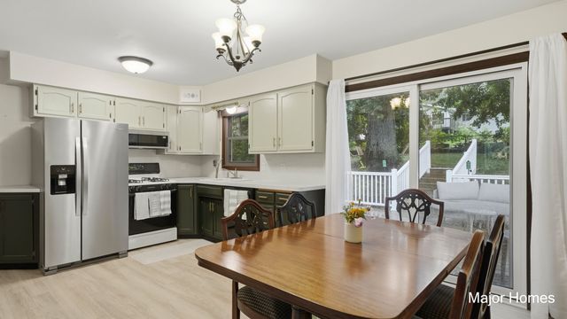 5738 Blaine Avenue SE, Kentwood, MI 49508