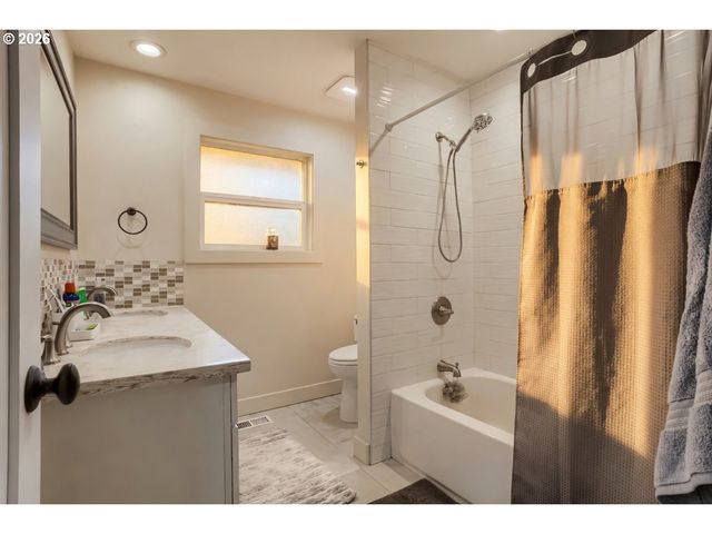 9165 Sw 70TH Ave, Portland, OR 97223