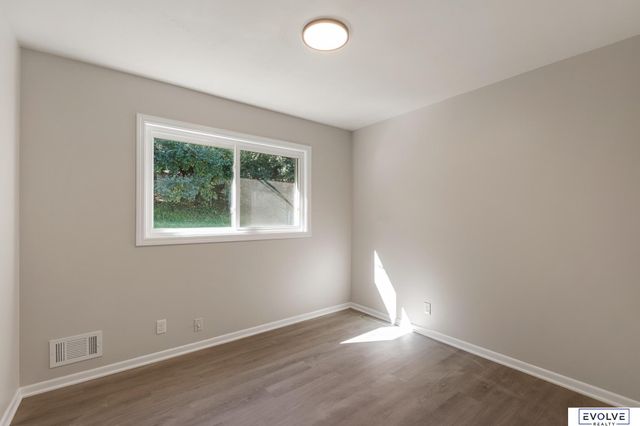 7524 N 34th Street, Omaha, NE 68112