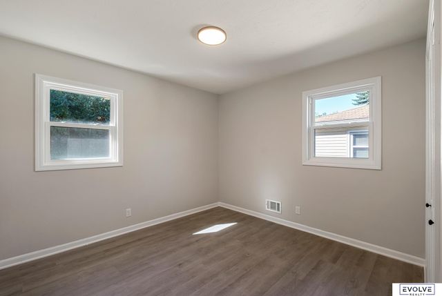 7524 N 34th Street, Omaha, NE 68112