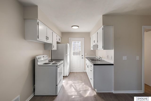 7524 N 34th Street, Omaha, NE 68112