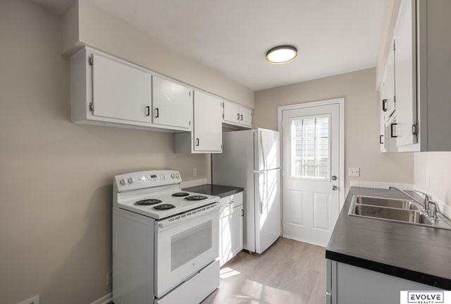 7524 N 34th Street, Omaha, NE 68112