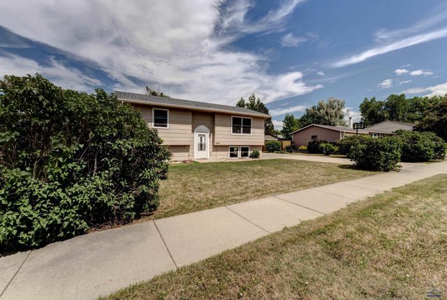 4510 PATRIOT LN, Rapid City, SD 57701