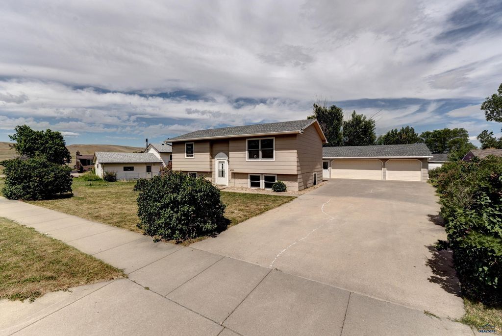 4510 PATRIOT LN, Rapid City, SD 57701
