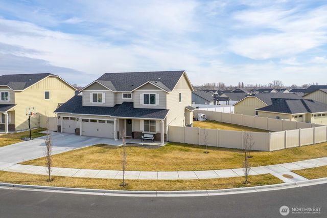 739 N Doumit Drive, Moses Lake, WA 98837