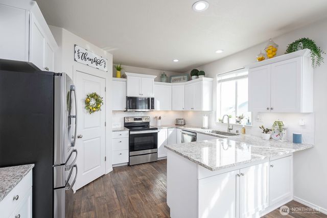 739 N Doumit Drive, Moses Lake, WA 98837