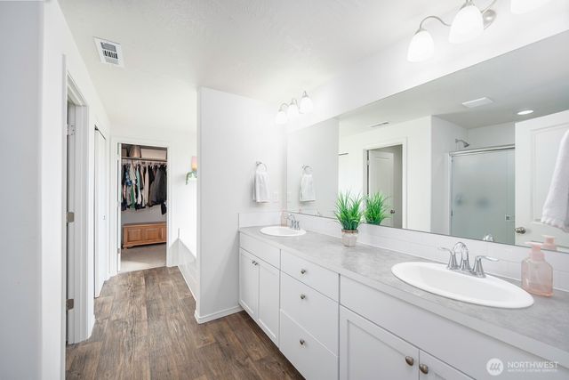 739 N Doumit Drive, Moses Lake, WA 98837