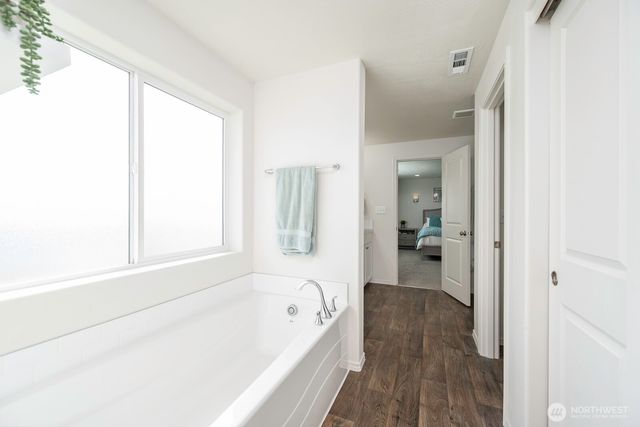 739 N Doumit Drive, Moses Lake, WA 98837