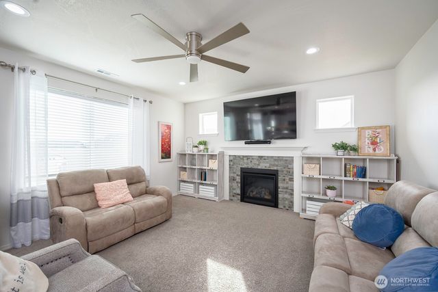 739 N Doumit Drive, Moses Lake, WA 98837