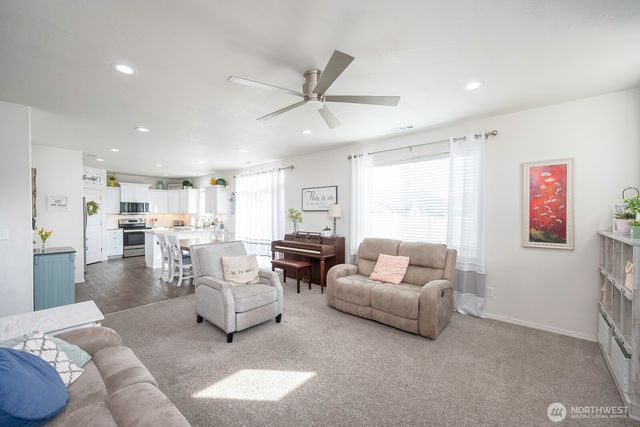 739 N Doumit Drive, Moses Lake, WA 98837