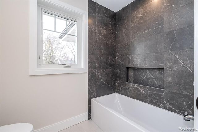 4428 Tonawanda Avenue, Royal Oak, MI 48073