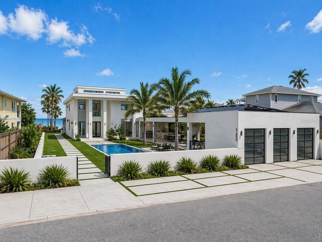 1817 BEACH DRIVE SE, St Petersburg, FL 33705