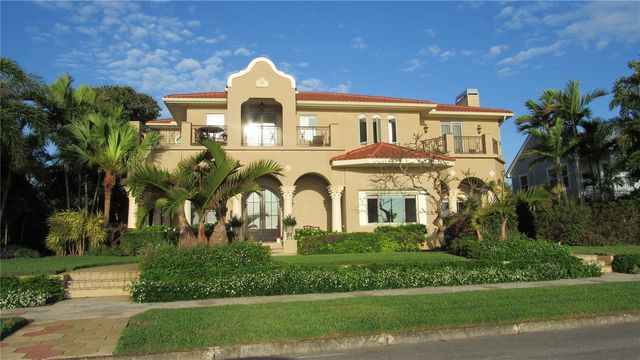 1817 BEACH DRIVE SE, St Petersburg, FL 33705