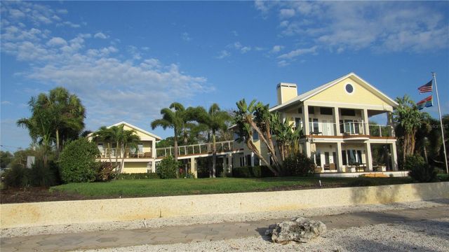 1817 BEACH DRIVE SE, St Petersburg, FL 33705