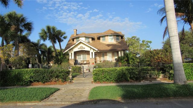1817 BEACH DRIVE SE, St Petersburg, FL 33705