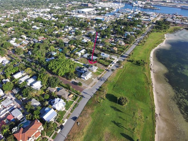 1817 BEACH DRIVE SE, St Petersburg, FL 33705