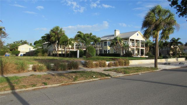 1817 BEACH DRIVE SE, St Petersburg, FL 33705