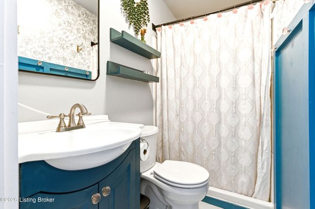 314 E Main St, Simpsonville, KY 40067