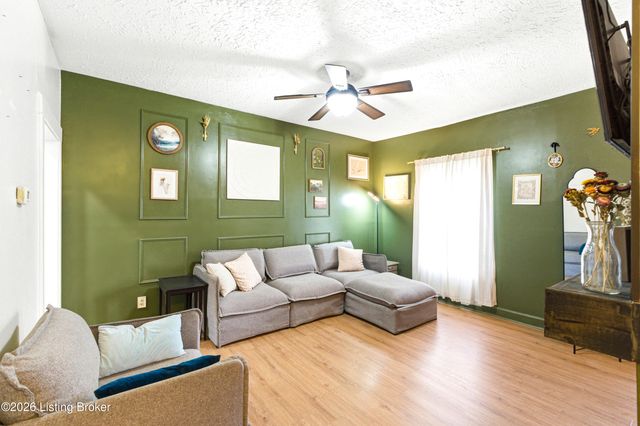 314 E Main St, Simpsonville, KY 40067