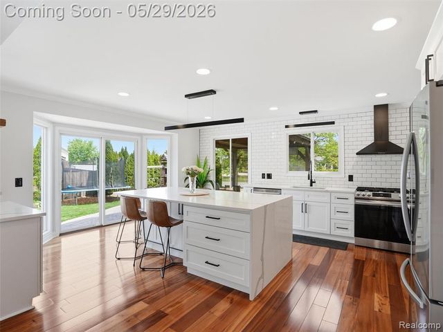 15581 Spiceway, Fraser, MI 48026