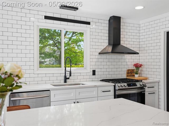 15581 Spiceway, Fraser, MI 48026