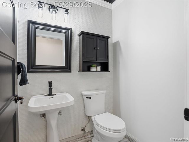 15581 Spiceway, Fraser, MI 48026