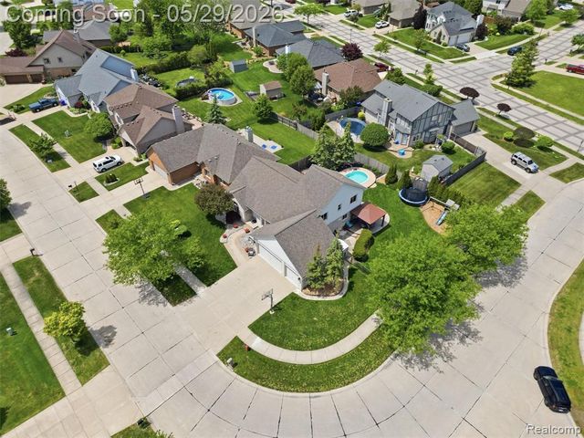 15581 Spiceway, Fraser, MI 48026