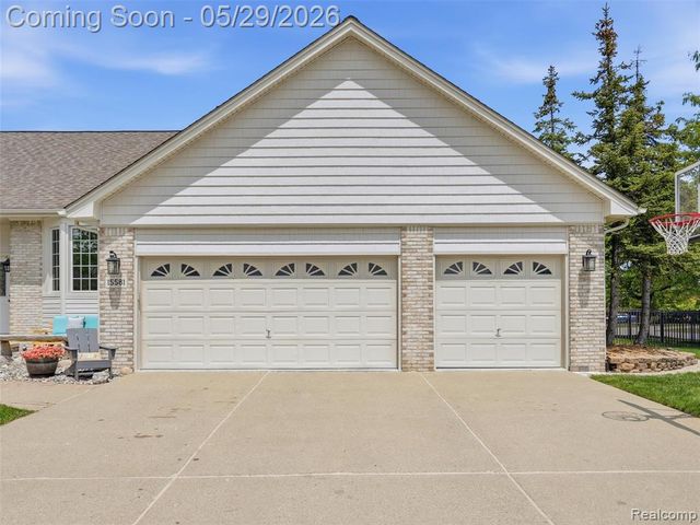 15581 Spiceway, Fraser, MI 48026