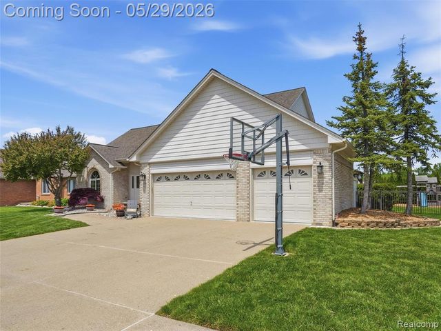 15581 Spiceway, Fraser, MI 48026