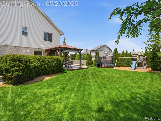 15581 Spiceway, Fraser, MI 48026