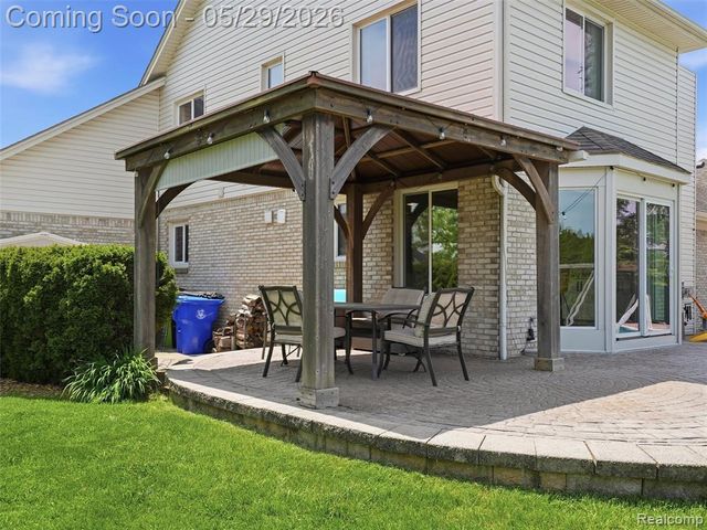 15581 Spiceway, Fraser, MI 48026