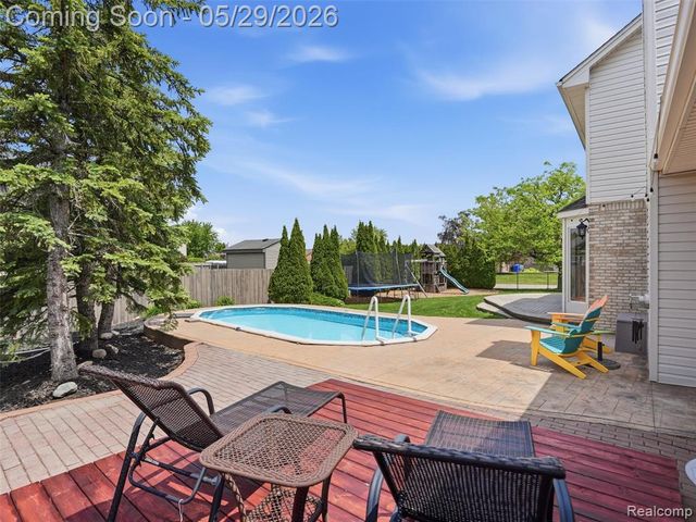 15581 Spiceway, Fraser, MI 48026