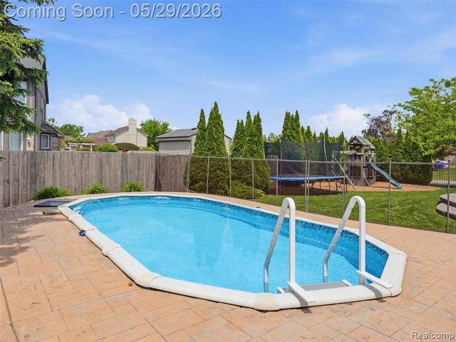 15581 Spiceway, Fraser, MI 48026